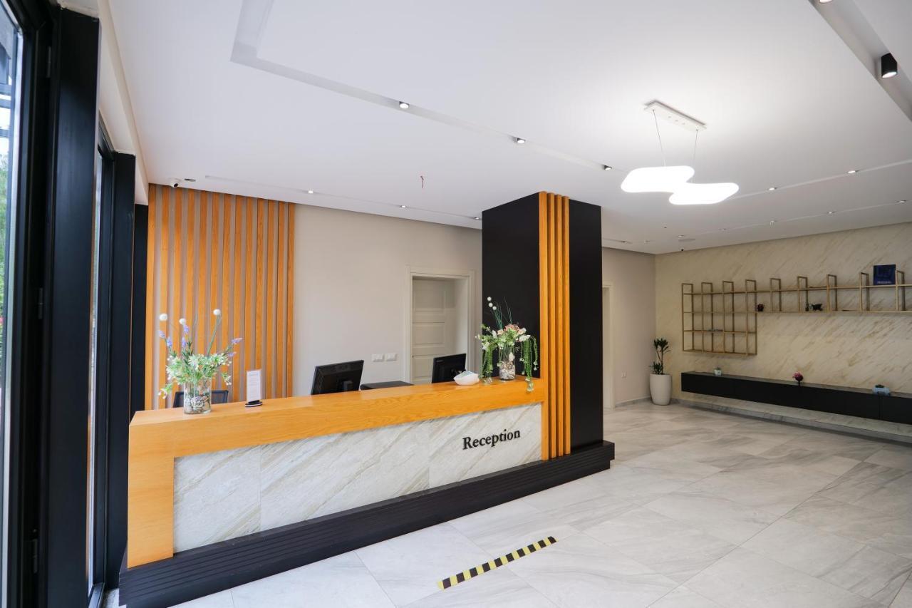 Hotel Roalb Radhimë Exteriér fotografie