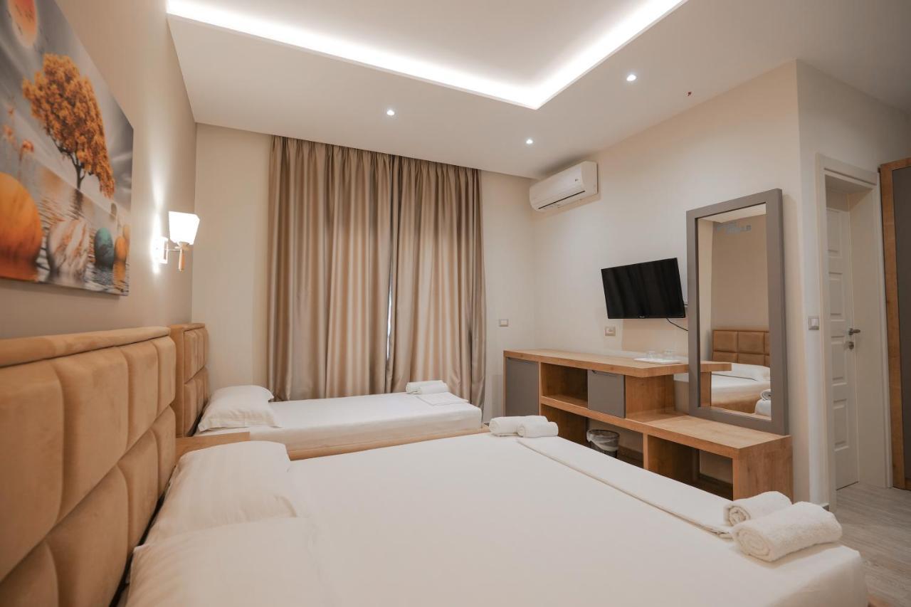 Hotel Roalb Radhimë Exteriér fotografie