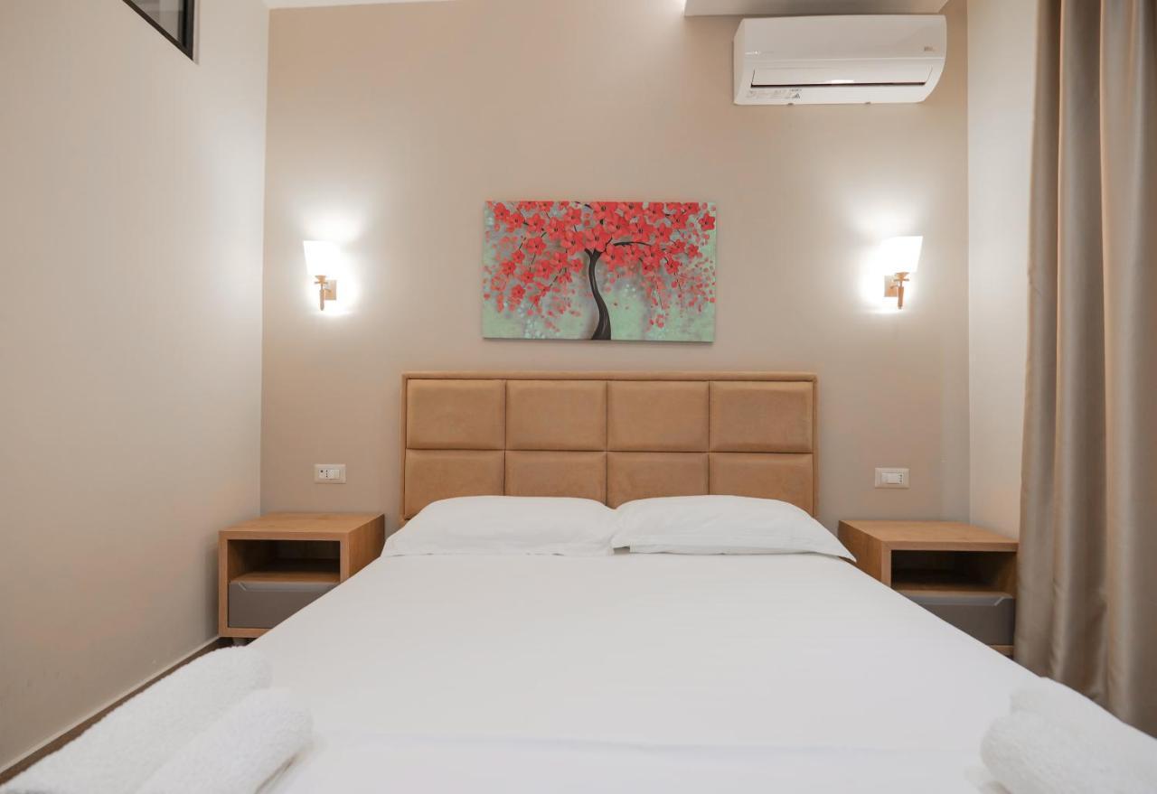 Hotel Roalb Radhimë Exteriér fotografie