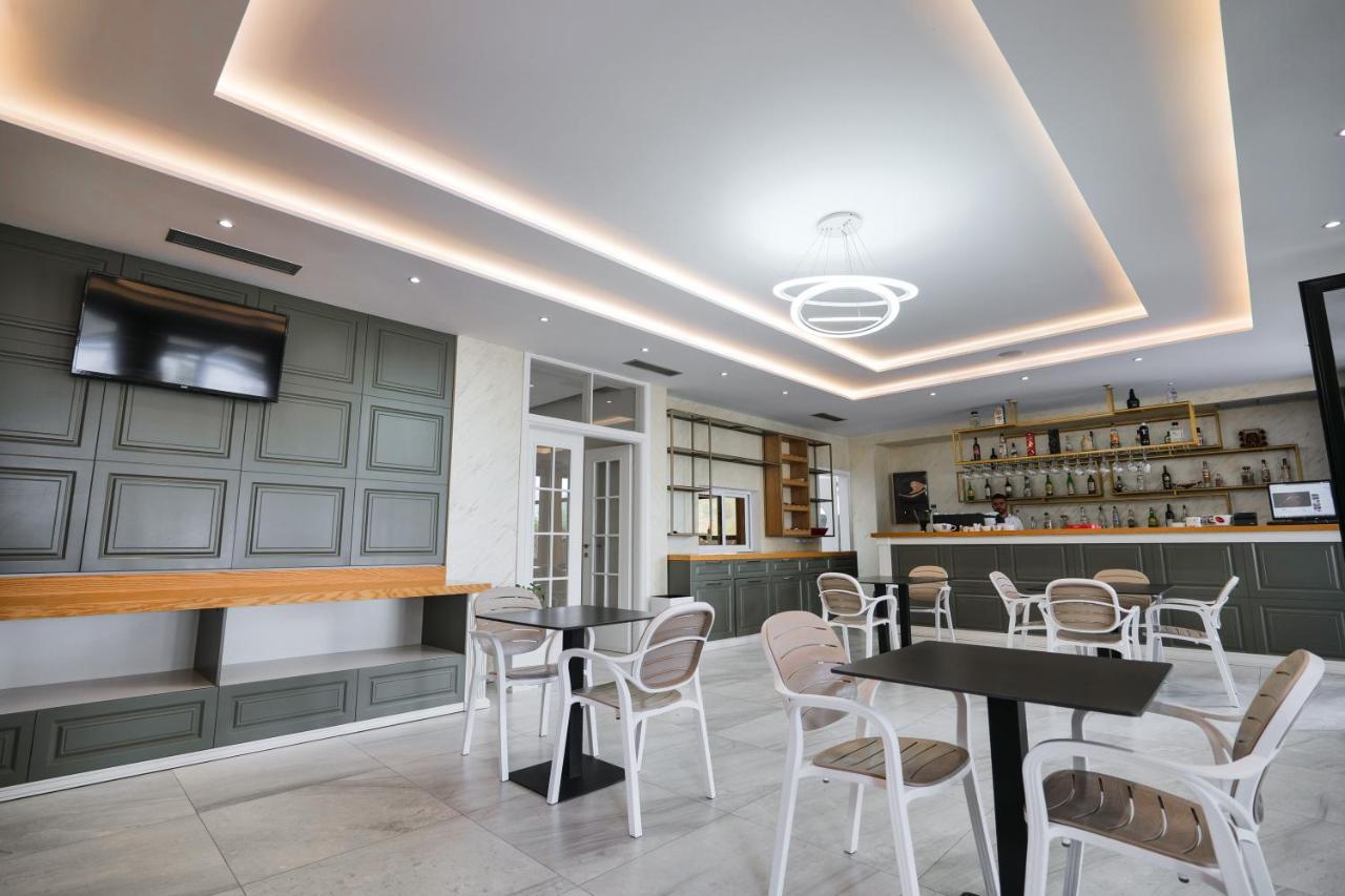 Hotel Roalb Radhimë Exteriér fotografie