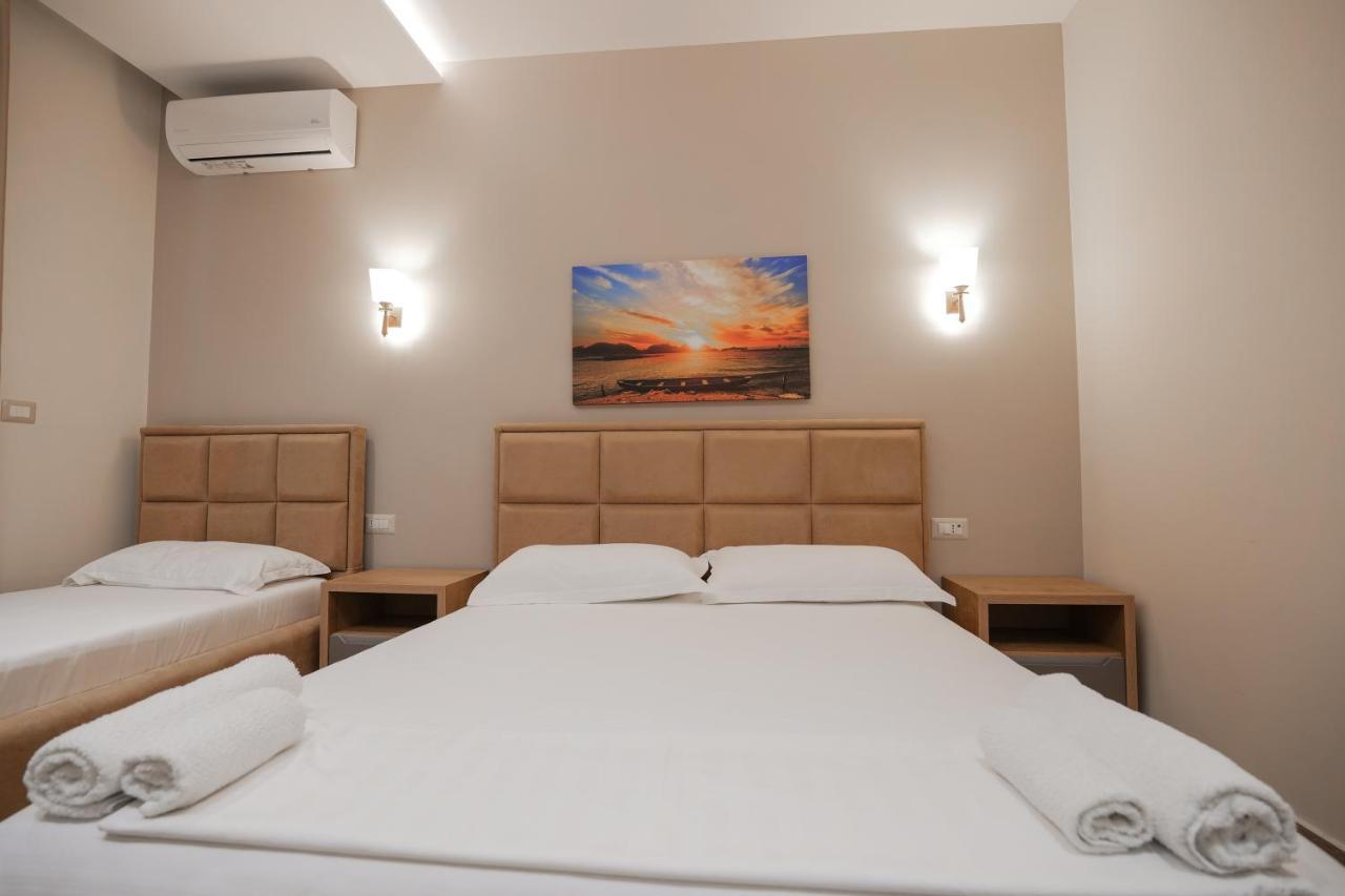 Hotel Roalb Radhimë Exteriér fotografie