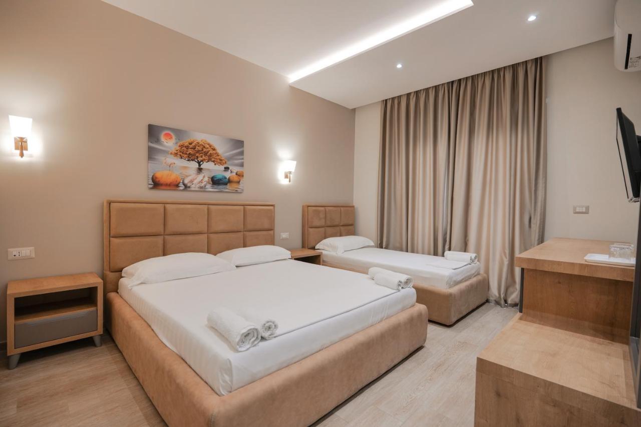 Hotel Roalb Radhimë Exteriér fotografie