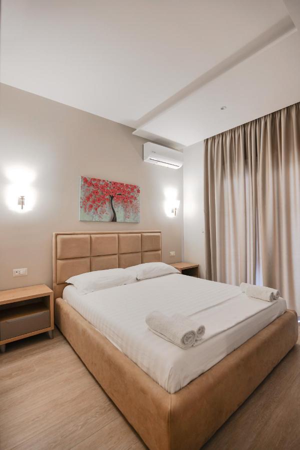 Hotel Roalb Radhimë Exteriér fotografie
