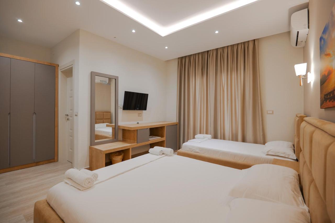 Hotel Roalb Radhimë Exteriér fotografie