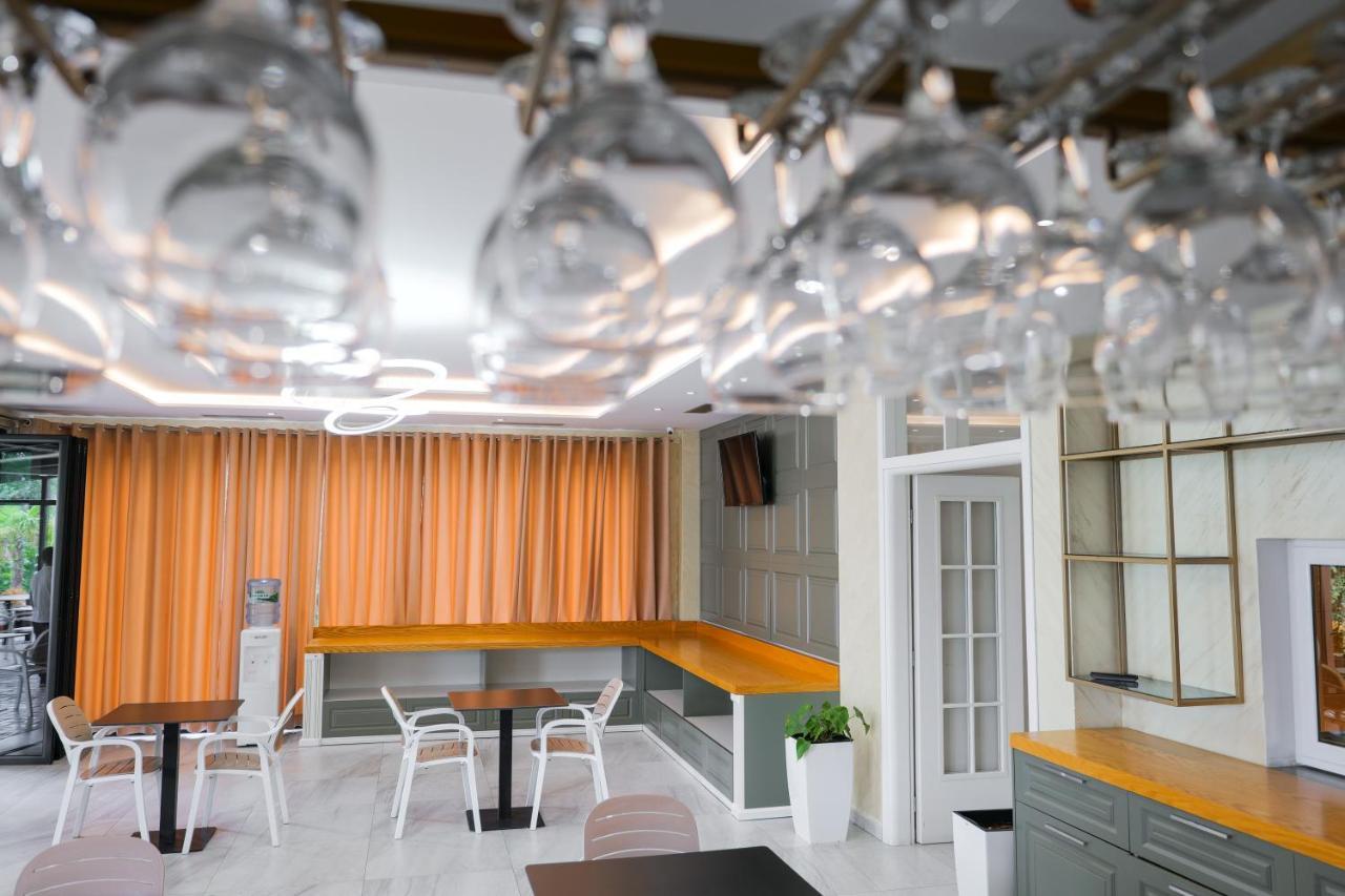 Hotel Roalb Radhimë Exteriér fotografie