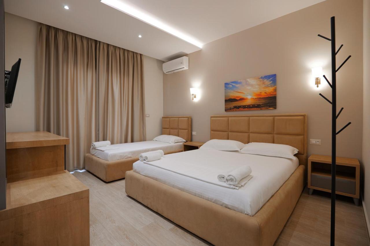 Hotel Roalb Radhimë Exteriér fotografie
