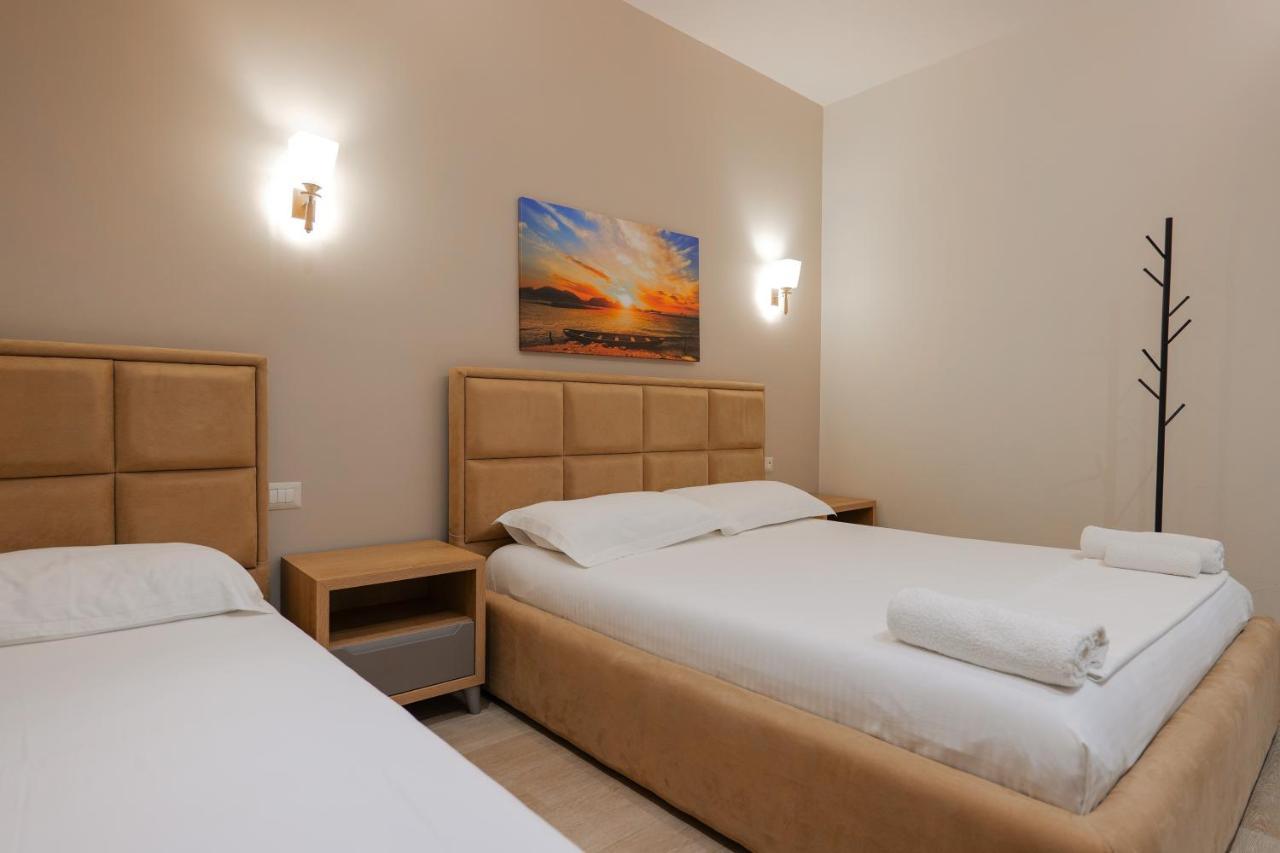 Hotel Roalb Radhimë Exteriér fotografie