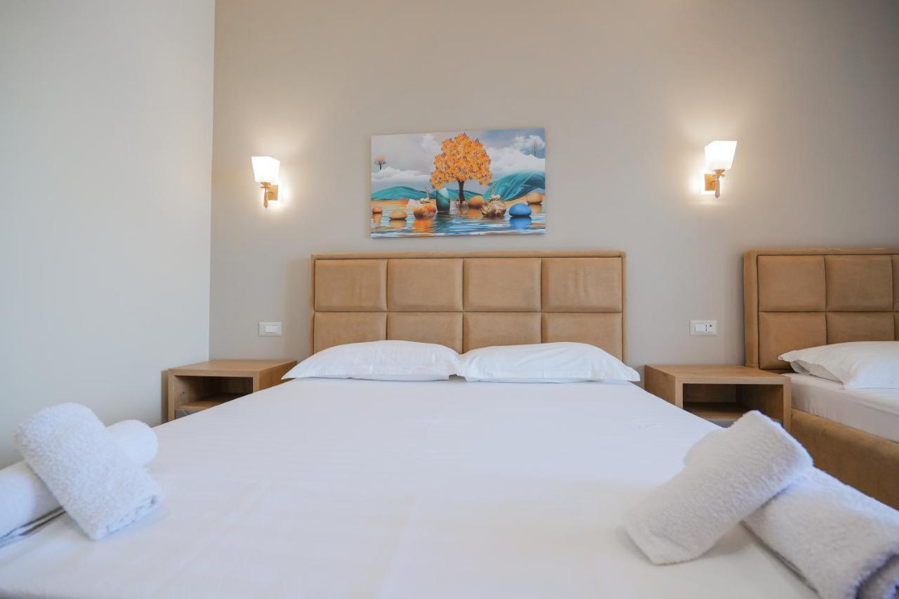 Hotel Roalb Radhimë Exteriér fotografie